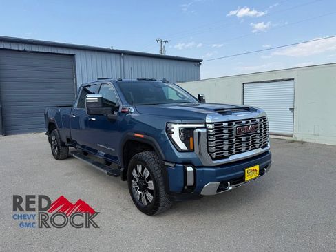 Used 2025 GMC Sierra 2500 Denali w/ Denali Reserve Package AWD/4WD image 3