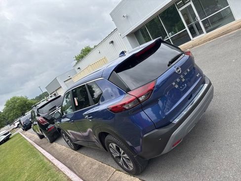 Used 2023 Nissan Rogue SV FWD image 6