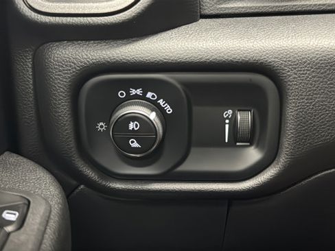 Used 2025 RAM 2500 Tradesman AWD/4WD image 31