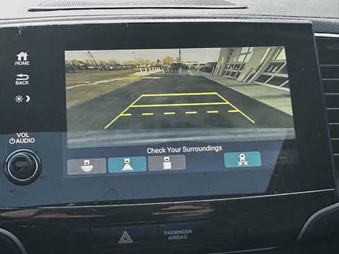 Used 2020 Honda Pilot Touring image 17