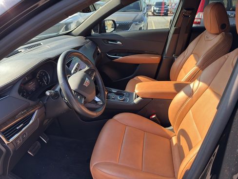 Certified 2023 Cadillac XT4 Sport image 9