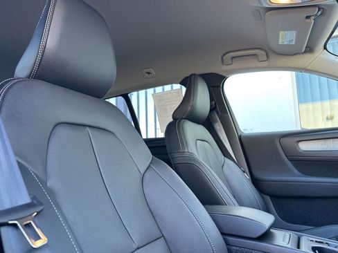 Certified 2025 Volvo XC40 B5 Core image 18