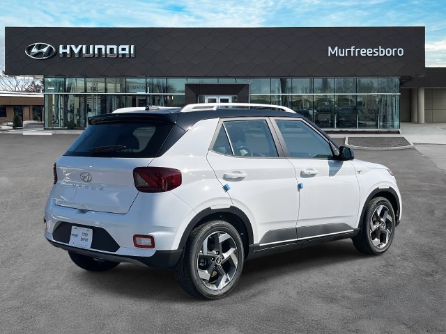 Used 2025 Hyundai Venue Limited FWD image 5
