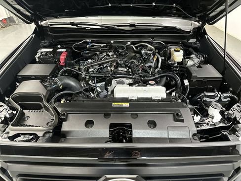 Used 2024 Toyota Tacoma SR AWD/4WD image 19