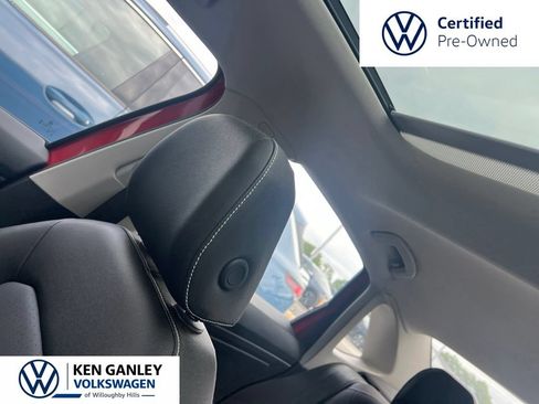 Used 2024 Volkswagen Jetta SE w/ Panoramic Sunroof Package FWD image 9