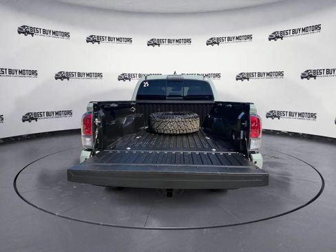 Used 2023 Toyota Tacoma TRD Off-Road w/ TRD Premium Off Road Package AWD/4WD image 27