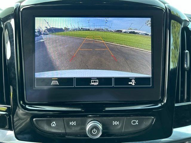 Used 2023 Chevrolet Traverse LT FWD image 29
