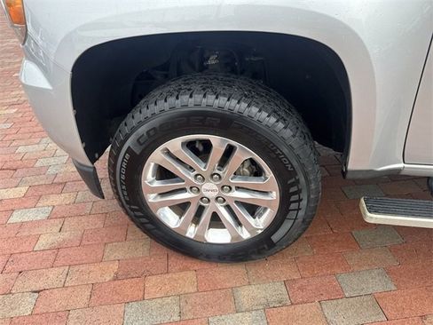 Used 2016 GMC Canyon SLT w/ Driver Alert Package image 10