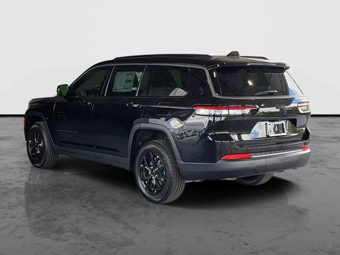 New 2026 Jeep Grand Cherokee L 2WD image 3