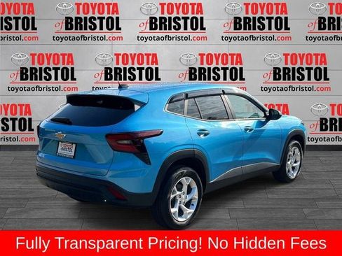 Used 2026 Chevrolet Trax LS w/ LS Convenience Package FWD image 3
