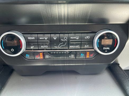 Used 2021 Ford Expedition XLT AWD/4WD image 38