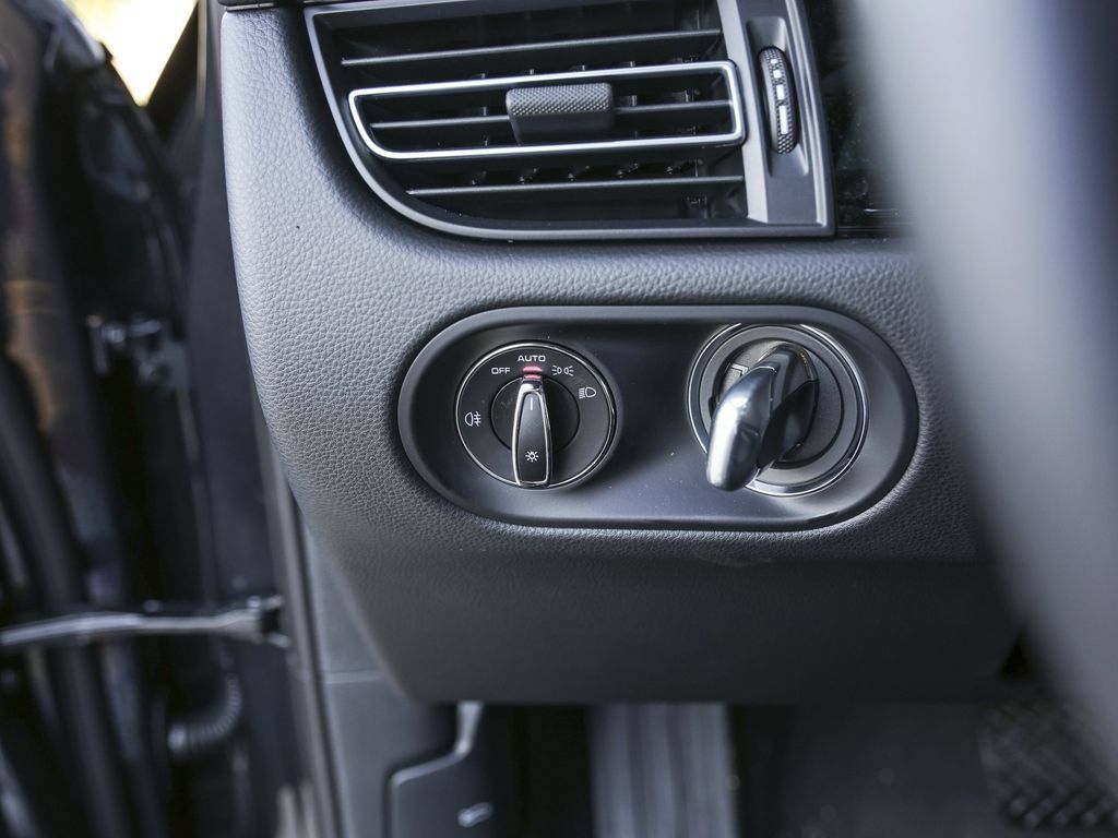 Certified 2026 Porsche Macan AWD/4WD image 20