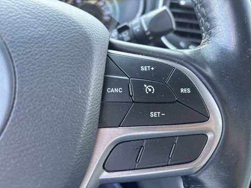 Certified 2021 Jeep Cherokee Latitude Lux FWD image 17