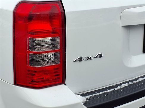 Used 2014 Jeep Patriot Latitude image 18