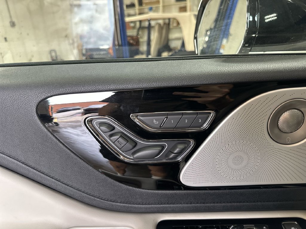 Used 2026 Lincoln Aviator Reserve AWD/4WD image 14