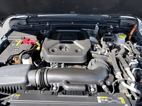 Used 2024 Jeep Wrangler Unlimited AWD/4WD image 30