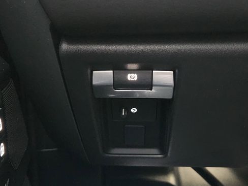 Certified 2025 Land Rover Defender 90 S image 27