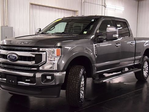 Used 2020 Ford F250 XLT w/ XLT Premium Package AWD/4WD image 3