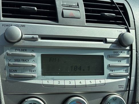 Used 2009 Toyota Camry LE FWD image 27
