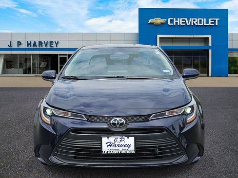 Used 2023 Toyota Corolla LE image 2