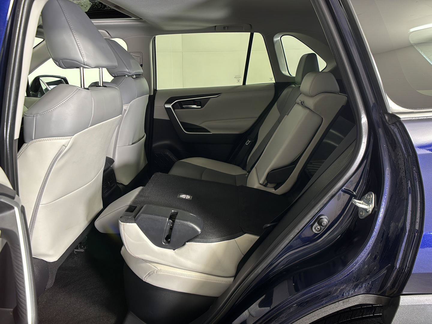 Used 2021 Toyota RAV4 XLE Premium AWD/4WD image 14