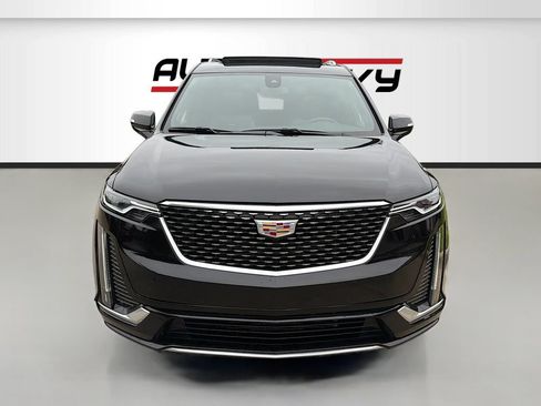 Used 2024 Cadillac XT6 Premium Luxury AWD/4WD image 2