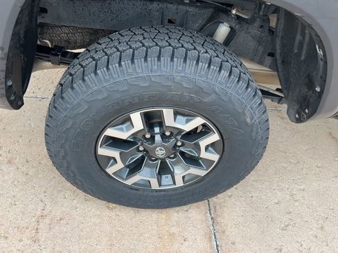 Used 2023 Toyota Tacoma TRD Off-Road w/ Technology Package AWD/4WD image 29