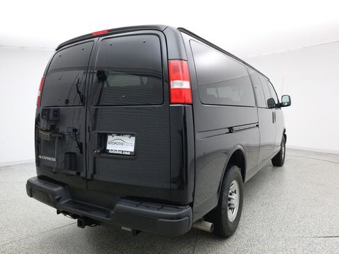 Used 2024 Chevrolet Express 3500 LS RWD image 3