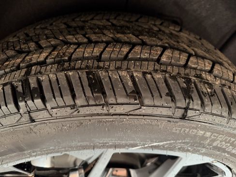 New 2026 Chevrolet Traverse RS w/ LPO, Floor Liner Package image 7