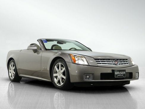 Used 2005 Cadillac XLR image 7