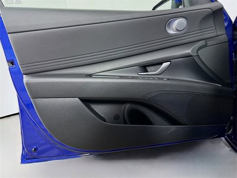 Used 2024 Hyundai Elantra SEL w/ Convenience Package image 13