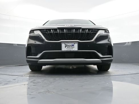 Certified 2023 Kia Carnival EX image 27