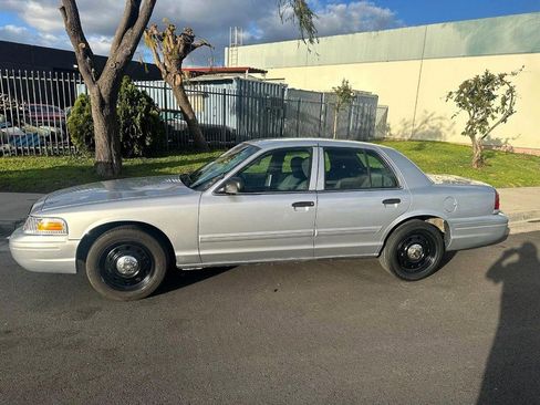 Used 2011 Ford Crown Victoria Police Interceptor w/ Trunk Pack image 2
