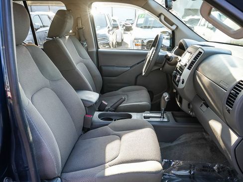 Used 2015 Nissan Frontier SV RWD image 15