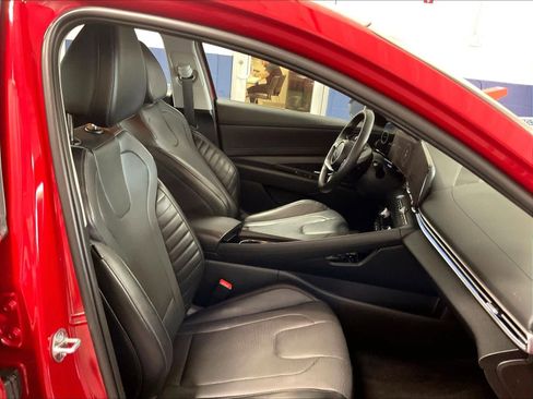 Certified 2023 Hyundai Elantra Limited FWD image 11