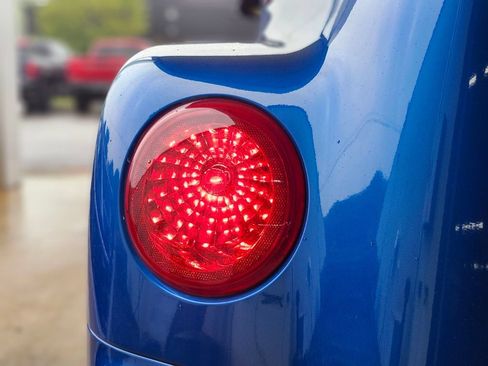 Used 2006 Chevrolet SSR w/ Preferred Equipment Group RWD image 8