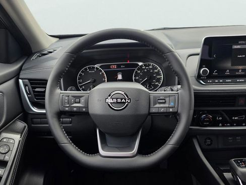New 2026 Nissan Rogue SV FWD image 18