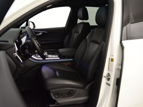 Used 2022 Audi Q7 Premium Plus w/ Premium Plus Package image 4