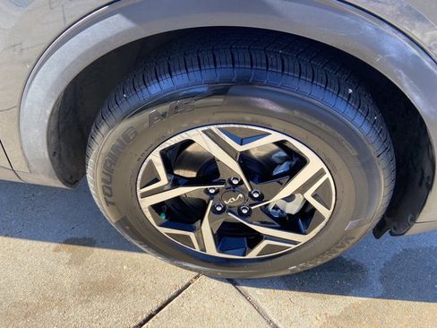 Used 2024 Kia Sportage LX image 31