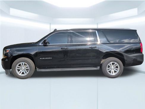 Used 2018 Chevrolet Suburban LT image 14