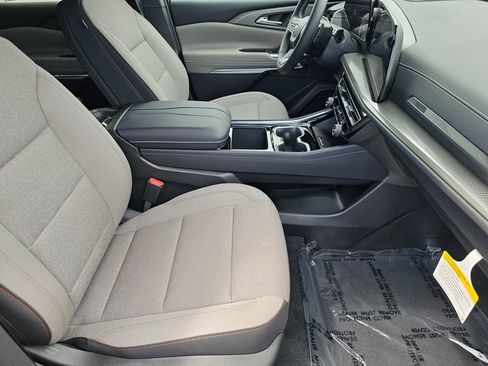 New 2026 Chevrolet Traverse LT w/ Driver Confidence Package FWD image 10