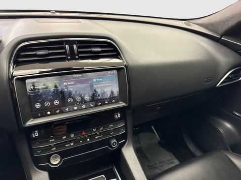 Used 2020 Jaguar F-PACE Premium AWD/4WD image 24