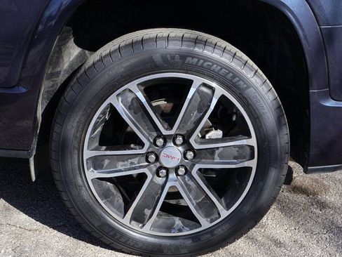 Certified 2019 GMC Acadia Denali w/ Technology Package FWD image 42