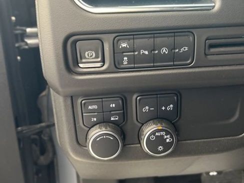 Used 2021 Chevrolet Tahoe LT w/ Luxury Package AWD/4WD image 9