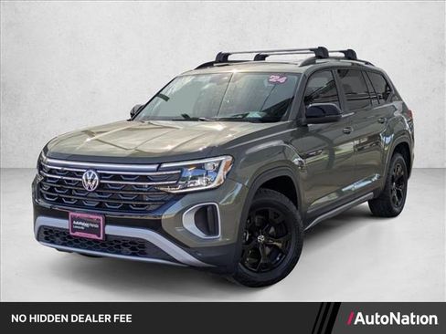 Used 2024 Volkswagen Atlas Peak Edition SE AWD/4WD image 1