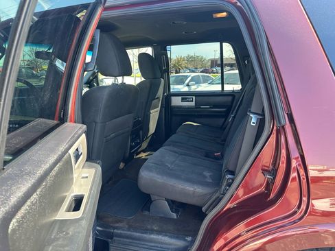 Used 2017 Ford Expedition XLT image 12