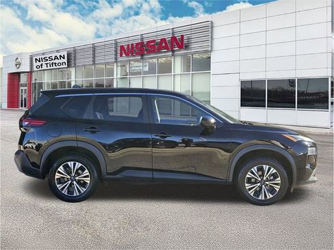 Certified 2023 Nissan Rogue SV image 3