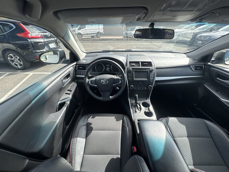 Used 2017 Toyota Camry SE w/ Protection Package (Q2) FWD image 13