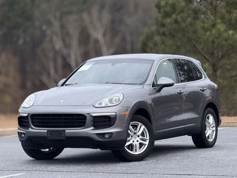 Used 2018 Porsche Cayenne Platinum Edition image 7