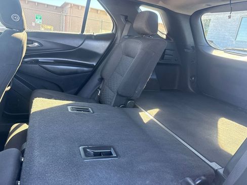 Used 2021 Chevrolet Equinox LT image 17